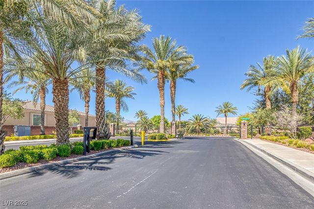 7412 Cardigan Bay Street, Las Vegas, NV 89131