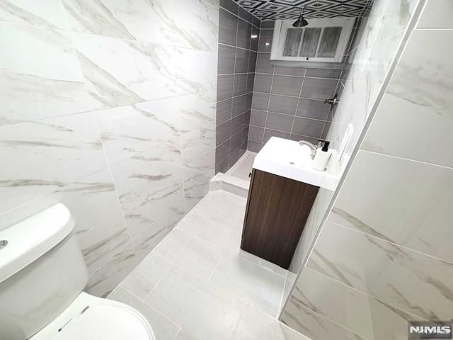 175 Jefferson Street, Wood Ridge, NJ 07075