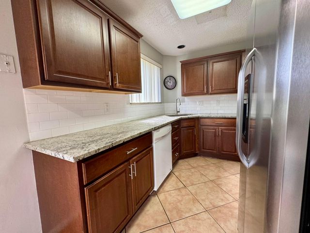 1877 DISCOVERY Way, Deerfield Beach, FL 33442