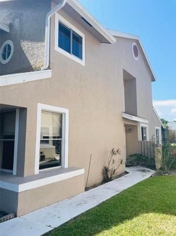 1877 DISCOVERY Way, Deerfield Beach, FL 33442