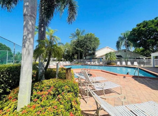 1877 DISCOVERY Way, Deerfield Beach, FL 33442