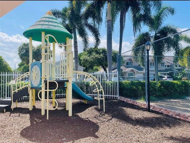 1877 DISCOVERY Way, Deerfield Beach, FL 33442