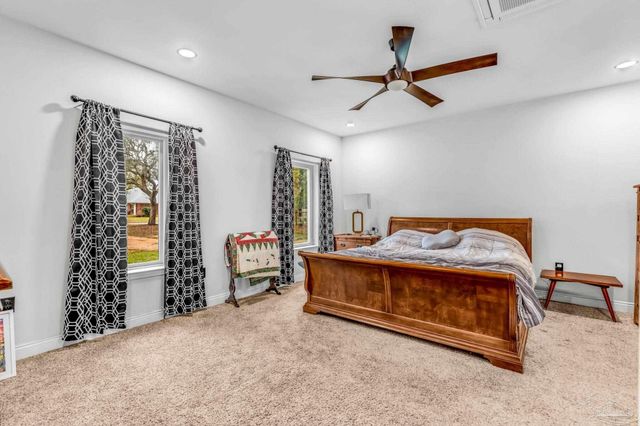 1661 Comanche Trl, Gulf Breeze, FL 32563