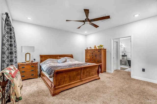 1661 Comanche Trl, Gulf Breeze, FL 32563