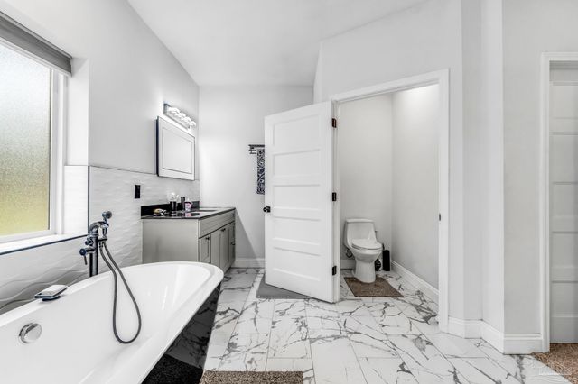 1661 Comanche Trl, Gulf Breeze, FL 32563