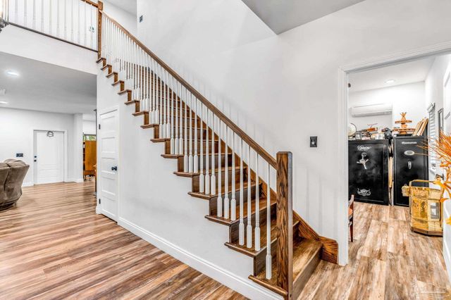 1661 Comanche Trl, Gulf Breeze, FL 32563