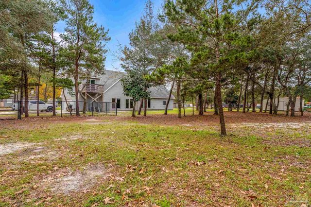 1661 Comanche Trl, Gulf Breeze, FL 32563