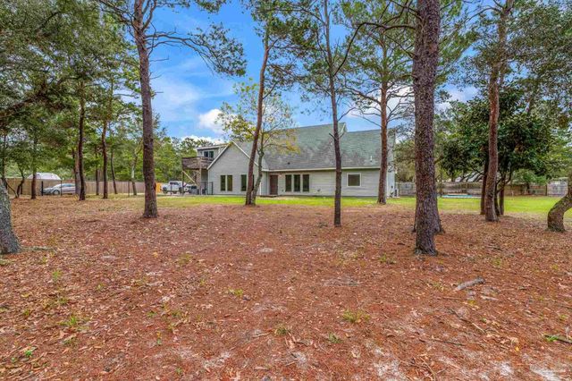 1661 Comanche Trl, Gulf Breeze, FL 32563
