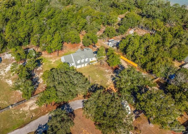 1661 Comanche Trl, Gulf Breeze, FL 32563