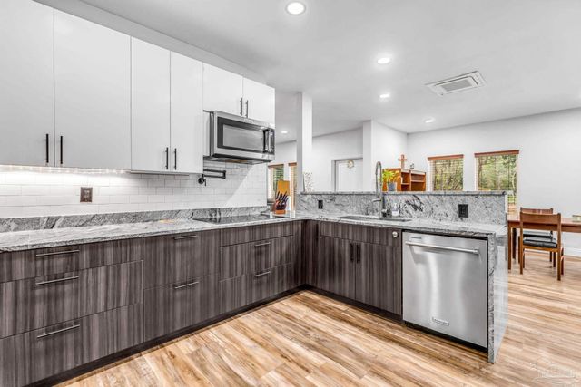 1661 Comanche Trl, Gulf Breeze, FL 32563