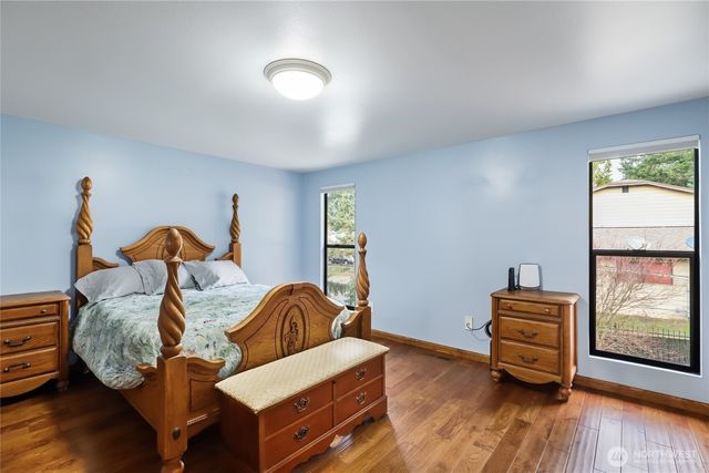 7900 NE Forest Ridge Lane, Bremerton, WA 98311