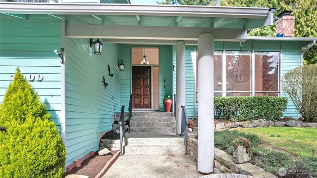 7900 NE Forest Ridge Lane, Bremerton, WA 98311