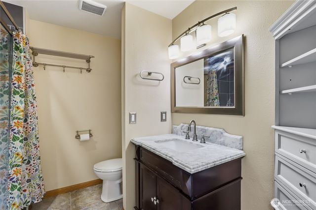 7900 NE Forest Ridge Lane, Bremerton, WA 98311