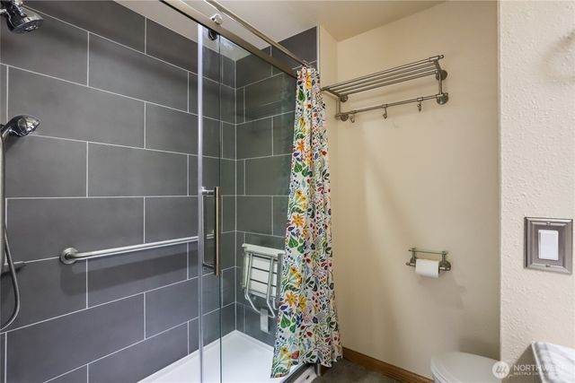 7900 NE Forest Ridge Lane, Bremerton, WA 98311