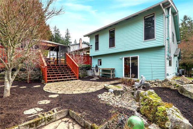 7900 NE Forest Ridge Lane, Bremerton, WA 98311