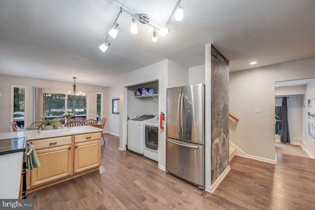 12 HICKORY RD, Lake Harmony, PA 18624