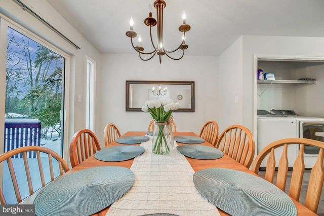 12 HICKORY RD, Lake Harmony, PA 18624