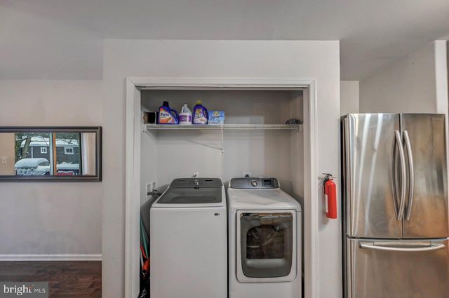 12 HICKORY RD, Lake Harmony, PA 18624