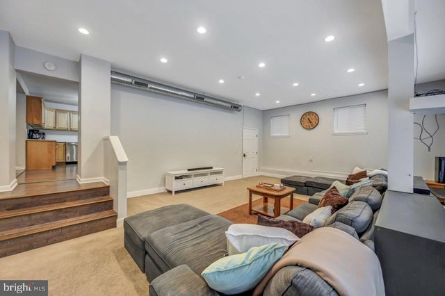 12 HICKORY RD, Lake Harmony, PA 18624