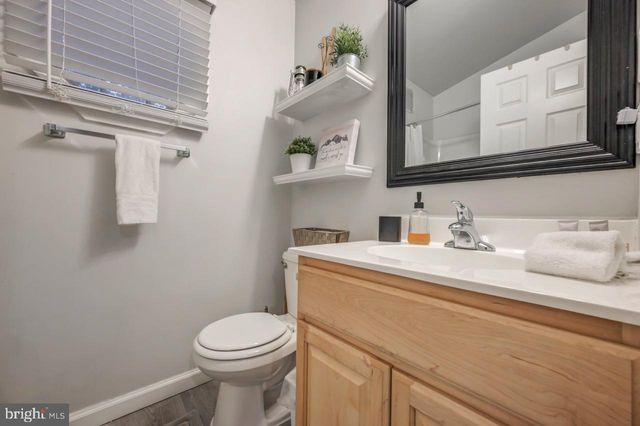 12 HICKORY RD, Lake Harmony, PA 18624