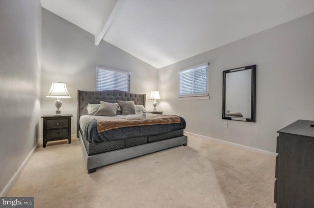 12 HICKORY RD, Lake Harmony, PA 18624