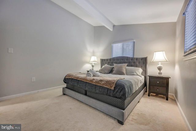 12 HICKORY RD, Lake Harmony, PA 18624