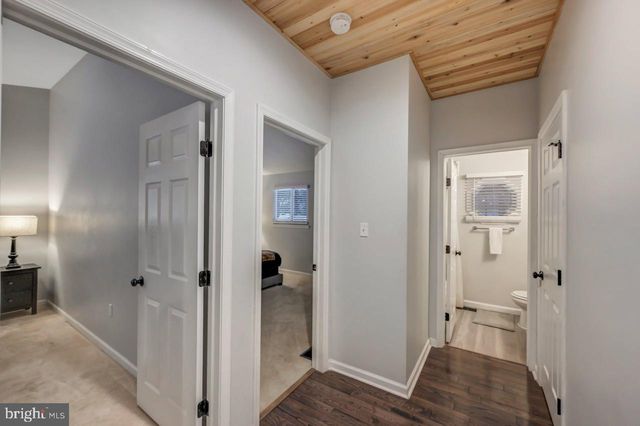 12 HICKORY RD, Lake Harmony, PA 18624