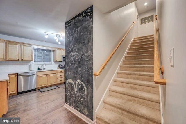 12 HICKORY RD, Lake Harmony, PA 18624