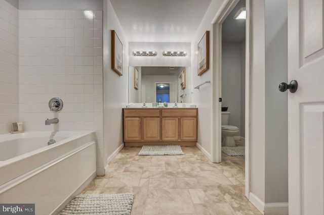 12 HICKORY RD, Lake Harmony, PA 18624