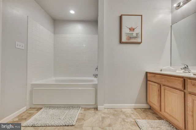 12 HICKORY RD, Lake Harmony, PA 18624