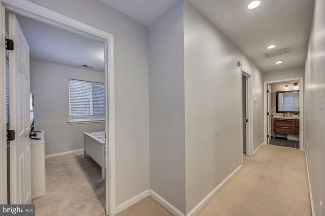 12 HICKORY RD, Lake Harmony, PA 18624