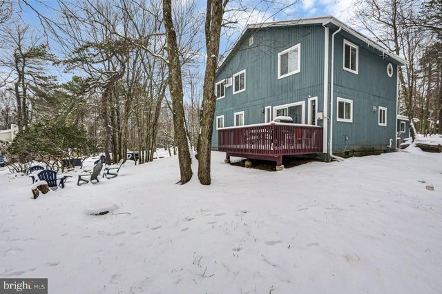 12 HICKORY RD, Lake Harmony, PA 18624