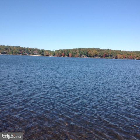 12 HICKORY RD, Lake Harmony, PA 18624