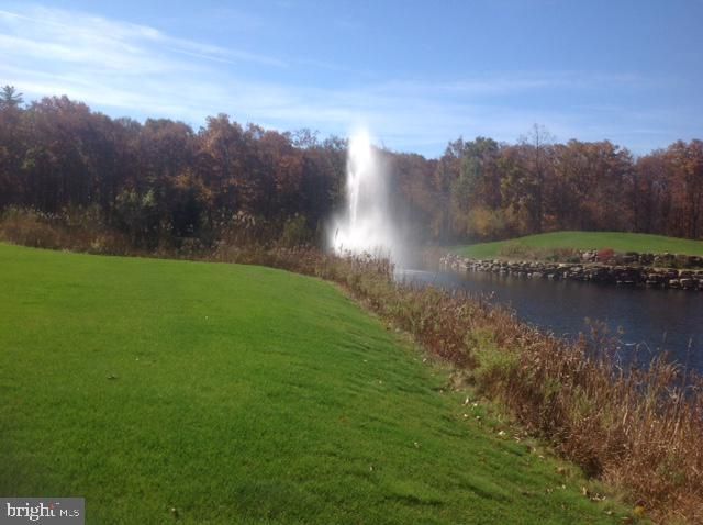 12 HICKORY RD, Lake Harmony, PA 18624