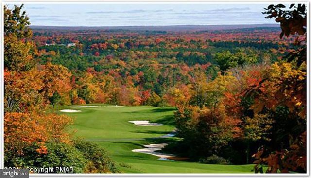 12 HICKORY RD, Lake Harmony, PA 18624