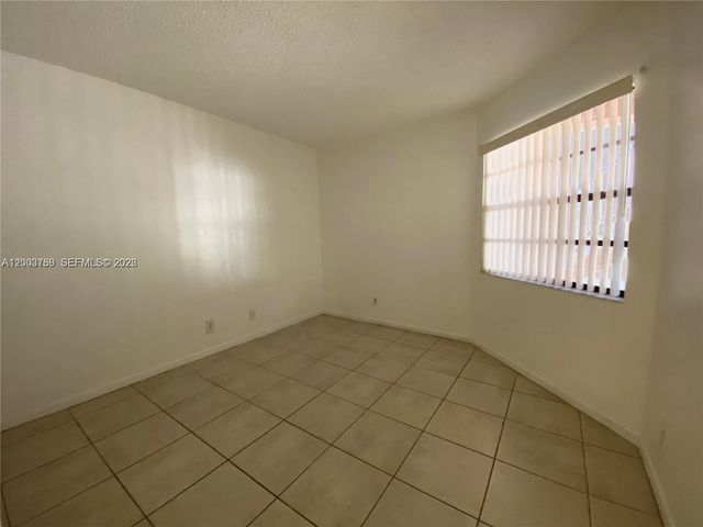 4033 Lakeside Dr 4033, Tamarac, FL 33319