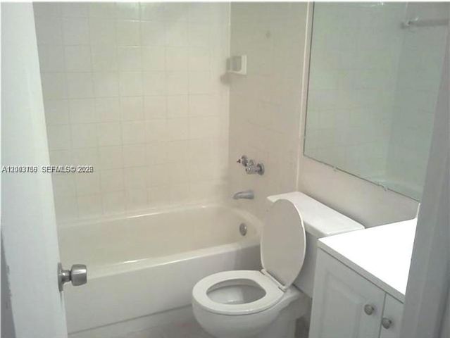 4033 Lakeside Dr 4033, Tamarac, FL 33319