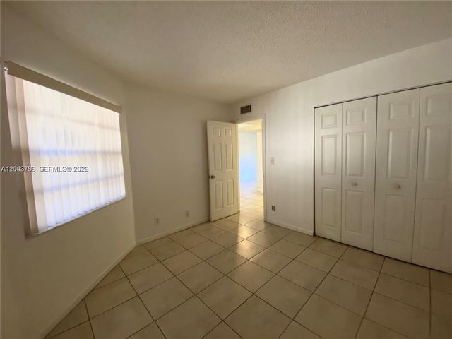 4033 Lakeside Dr 4033, Tamarac, FL 33319
