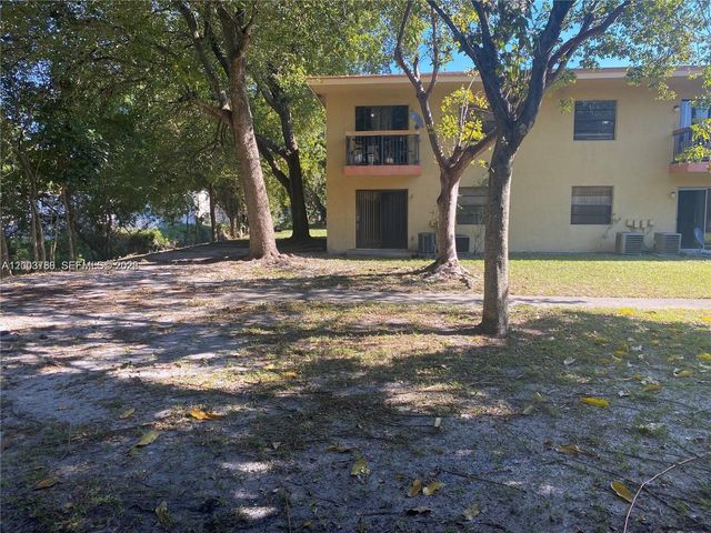 4033 Lakeside Dr 4033, Tamarac, FL 33319