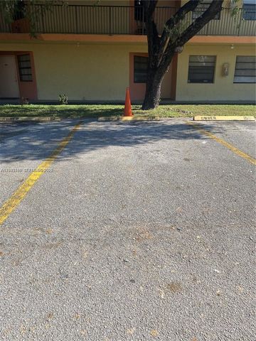 4033 Lakeside Dr 4033, Tamarac, FL 33319