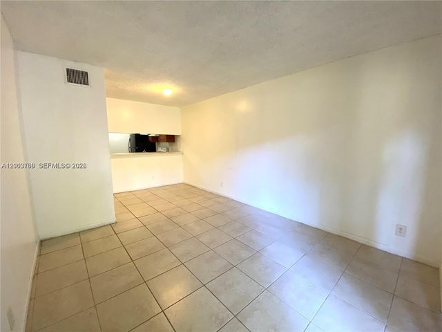 4033 Lakeside Dr 4033, Tamarac, FL 33319