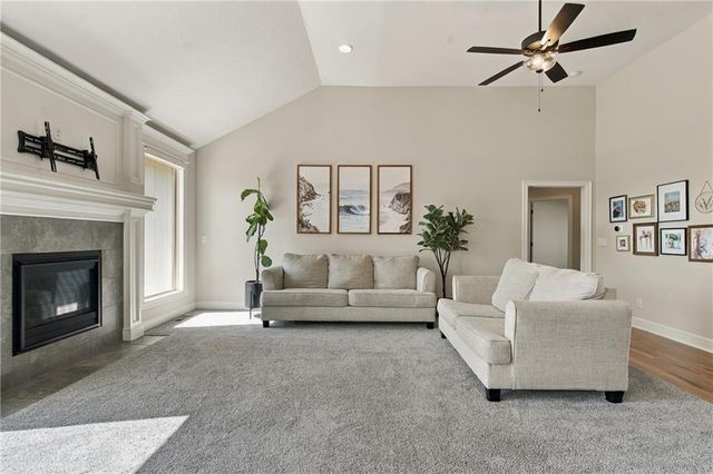 7917 SW 2nd Terrace, Blue Springs, MO 64014