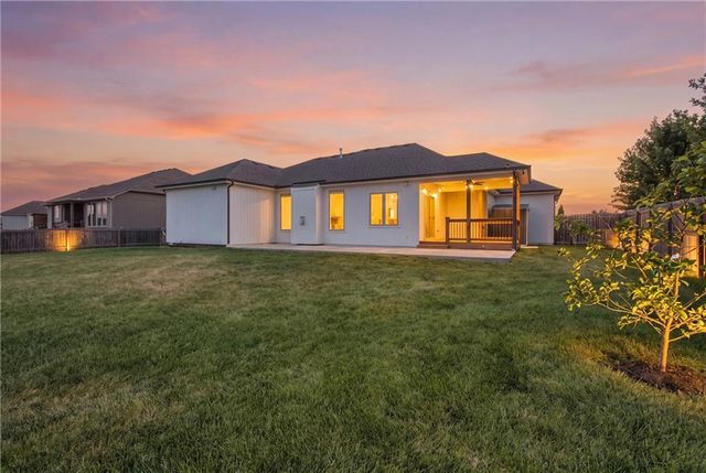 7917 SW 2nd Terrace, Blue Springs, MO 64014