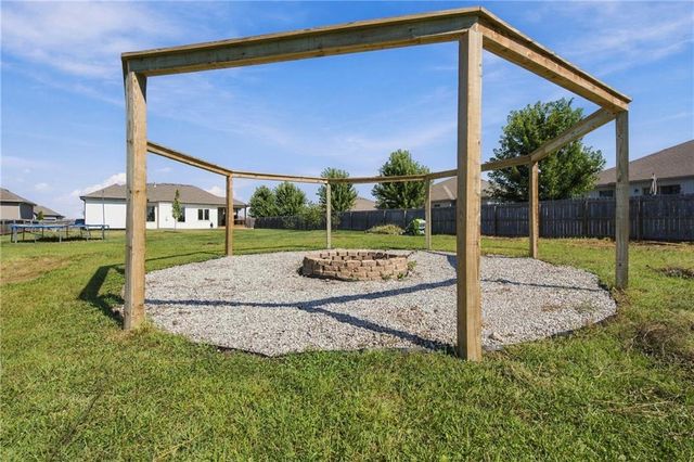 7917 SW 2nd Terrace, Blue Springs, MO 64014