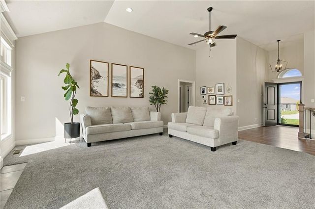 7917 SW 2nd Terrace, Blue Springs, MO 64014