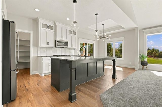 7917 SW 2nd Terrace, Blue Springs, MO 64014