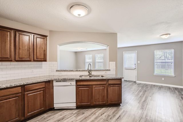 11746 Elizabeth Court, Pinehurst, TX 77362