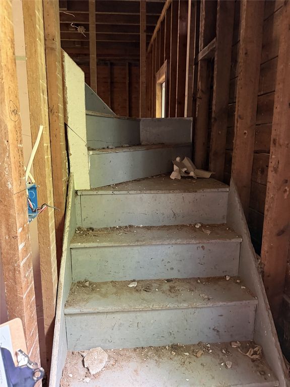 Image 11 of property listing at 100 Clinton Street S, Almena, WI 54805