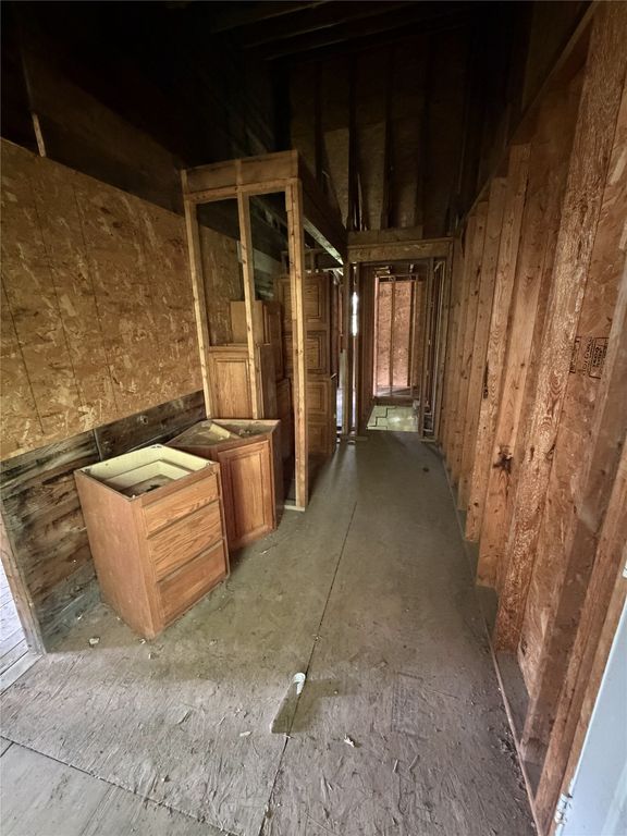 Image 9 of property listing at 100 Clinton Street S, Almena, WI 54805