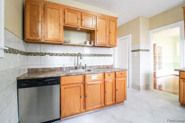 1612 Atkinson Street, Detroit, MI 48206